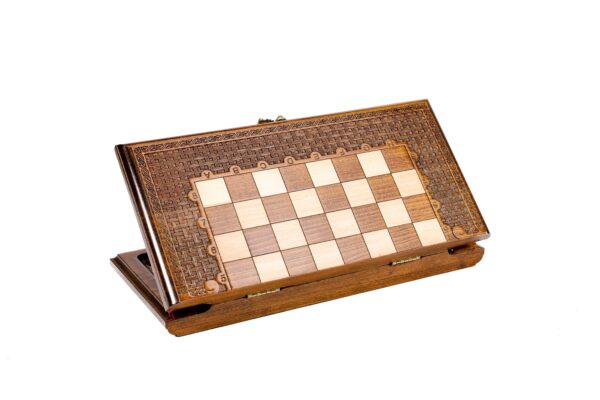 Šachmatai-Backgammon su dekoratyviniu pynimo raštu Klasikinis šachmatų žaidimas Prabangus